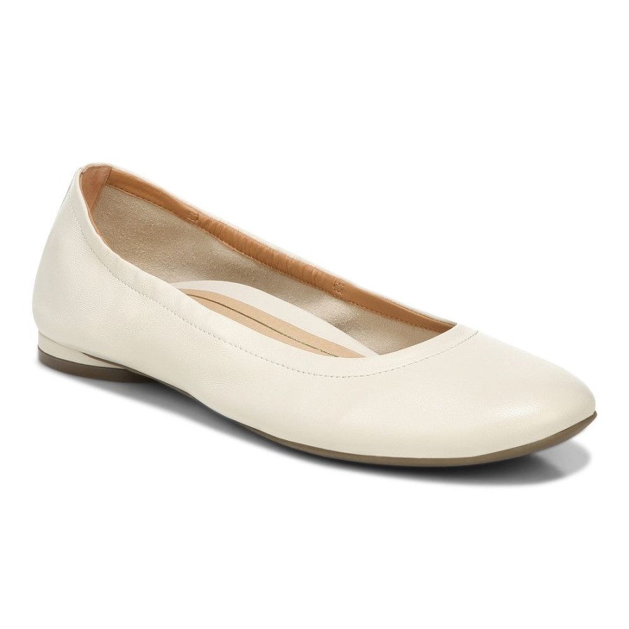 Creme Alexa Flat Vionic