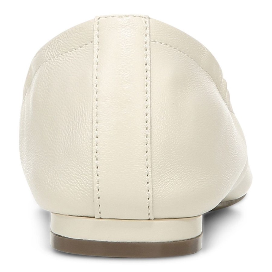 Creme Alexa Flat Vionic