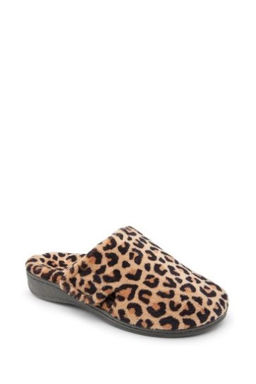 Chinelos De Gemma Mule De Leopardo Natural Vionic