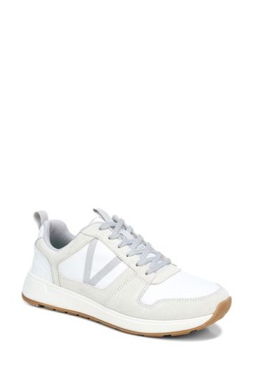 Tênis Branco Com Cadarço Vionic Rechelle